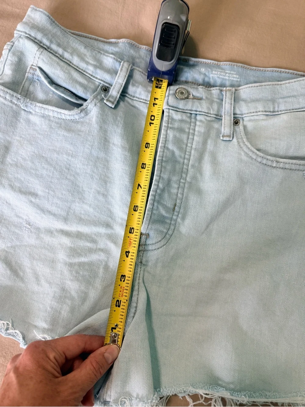 Old Navy Higher Hi Rise Sky Hi A-Line Button Fly Cutoff Shorts Sz 12 Light‎ Wash